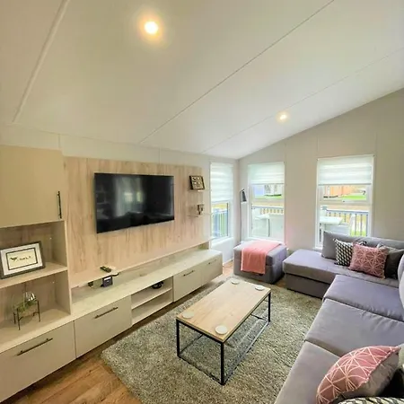 Дом отдыха Black Moorhen With Hot Tub Йорк