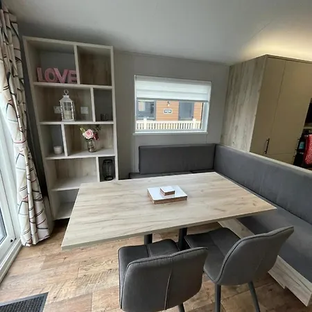 Black Moorhen With Hot Tub * York